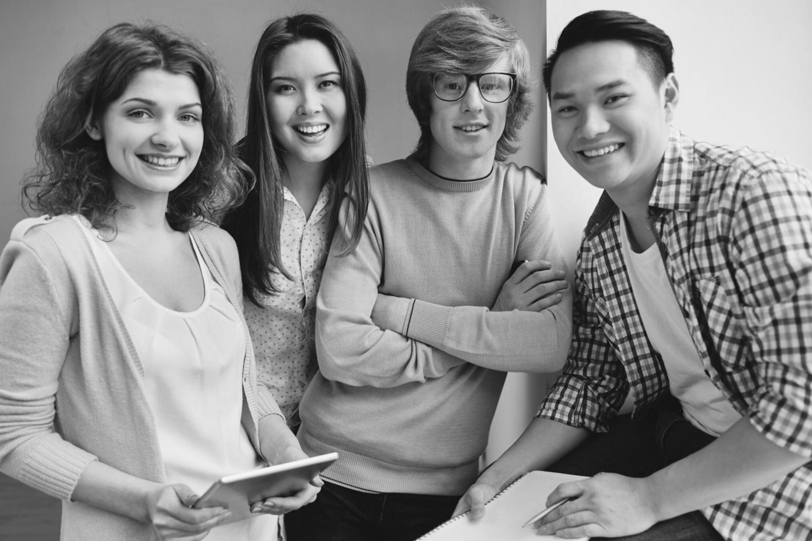 Análisis detallado de datos empresariales en pantalla